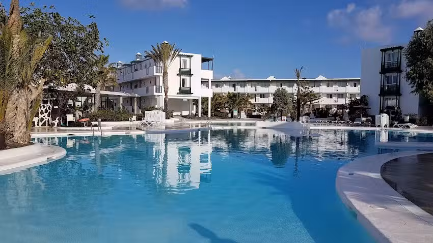 Apartamentos El Tr&eacute;bol