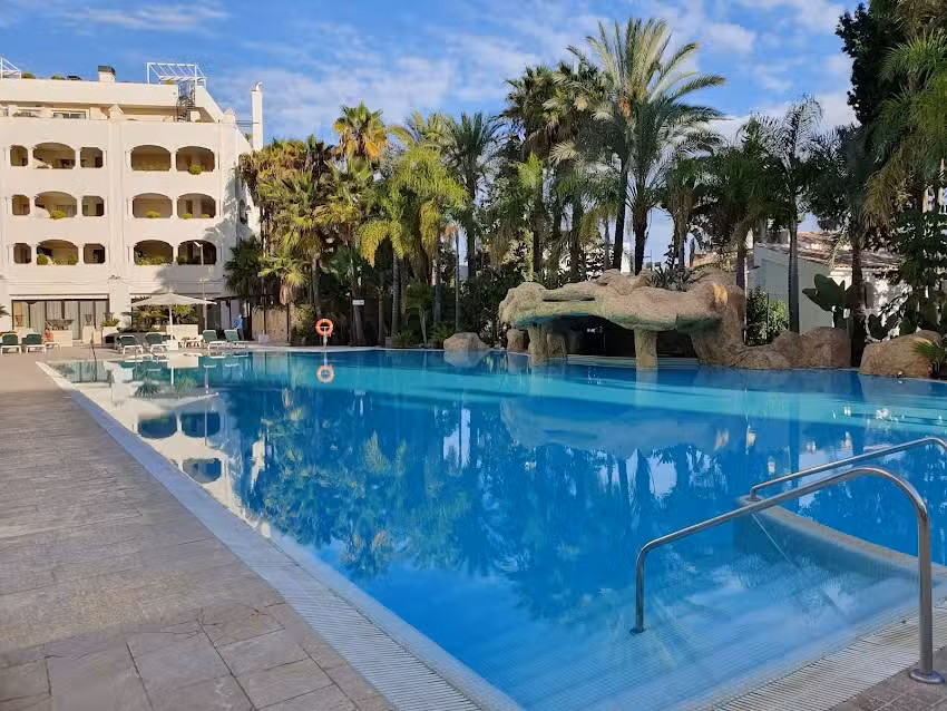 Apartamentos Guadalpin Boutique