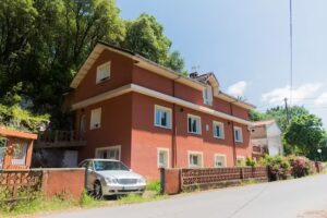 Apartamentos La Cueva de Villahormes