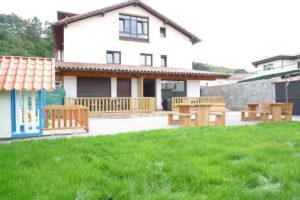 Apartamentos La Playina