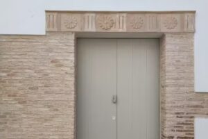 Apartamentos Las Descalzas &ndash; Antonio Rold&aacute;n