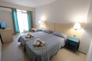 Apartamentos Leo Jardines