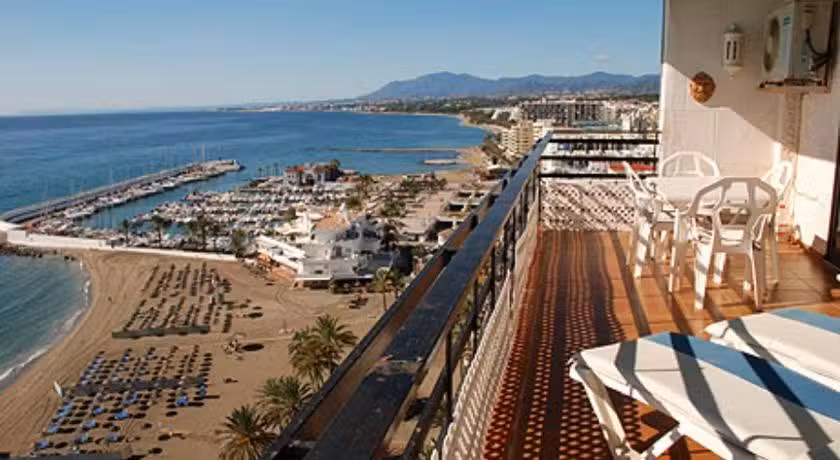 Apartamentos Mediterr&aacute;neo