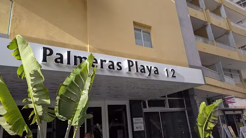 Apartamentos Palmeras Playa