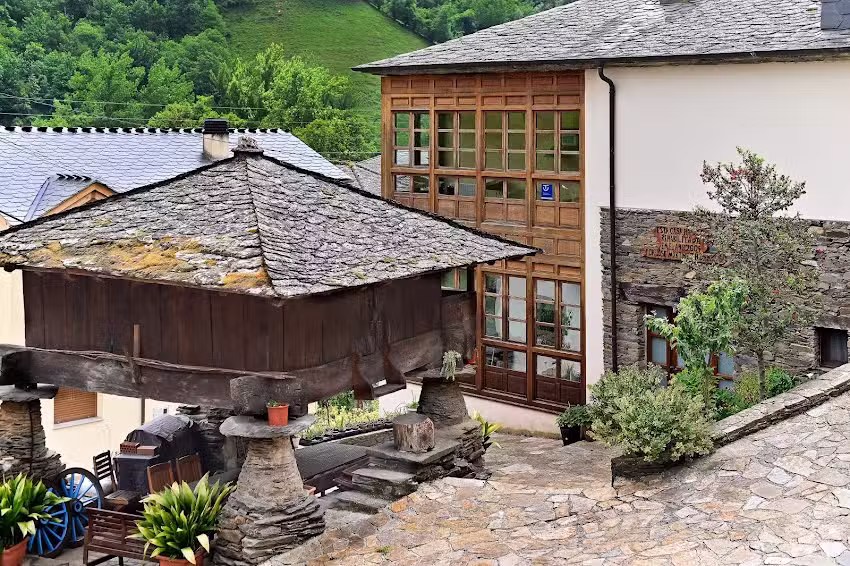 Apartamentos Puente del Narcea