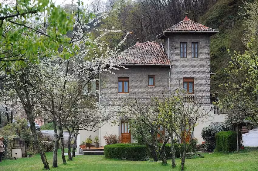 Apartamentos Robledo Asturias