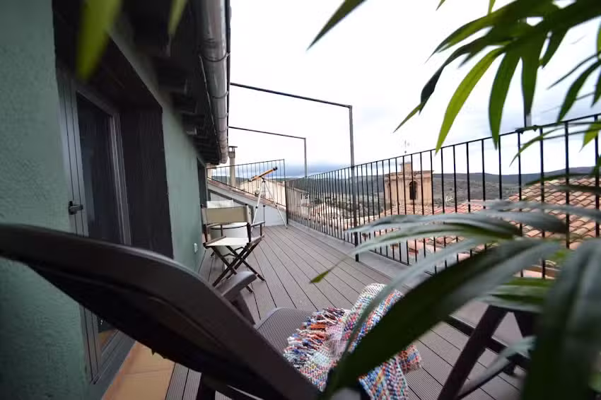 Apartamentos Rojo y Naranja Morella