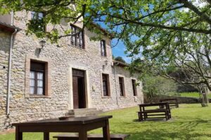 Apartamentos Rurales La Escuela. Turismo Rural Fito