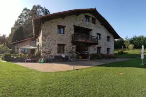 Apartamentos Rurales Larrago