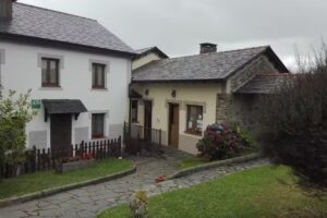 Apartamentos Rurales Romallande