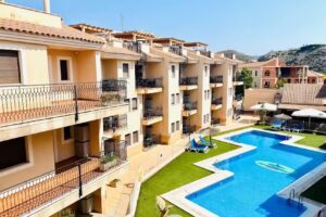 Apartamentos tur&iacute;sticos &Aacute;guilas de los Collados