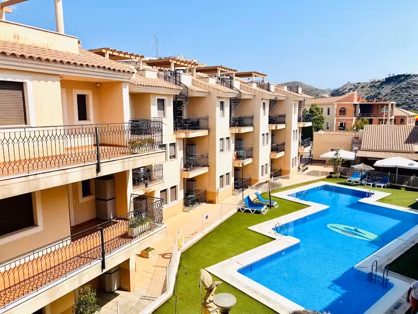 Apartamentos tur&iacute;sticos &Aacute;guilas de los Collados