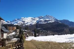 Apartamentos Turisticos Argualas