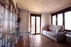 Apartamentos Tur&iacute;sticos Fuente Tor&aacute;n