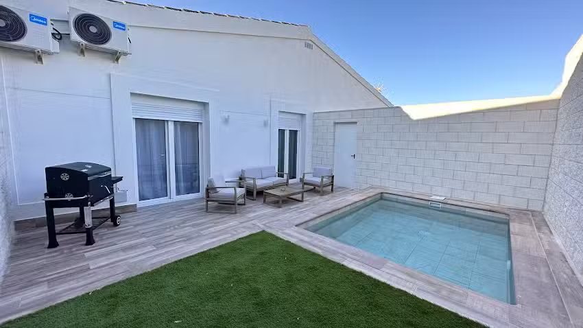 Apartamentos Tur&iacute;sticos Huellas de la Mancha