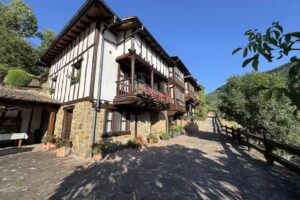 Apartamentos Tur&iacute;sticos La Cotera