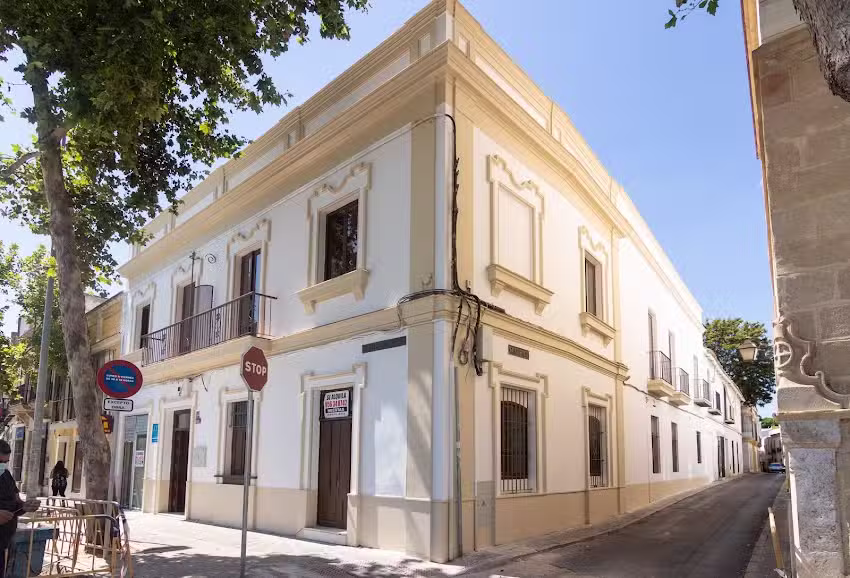 Apartamentos Tur&iacute;sticos Mamel&oacute;n