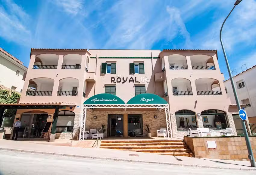 Apartamentos Tur&iacute;sticos Royal Life