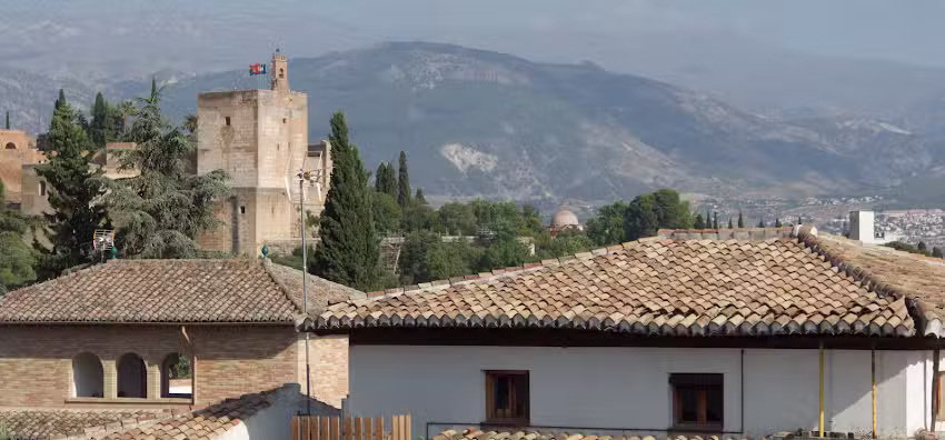 Apartamentos Tur&iacute;sticos Torre de la Vela