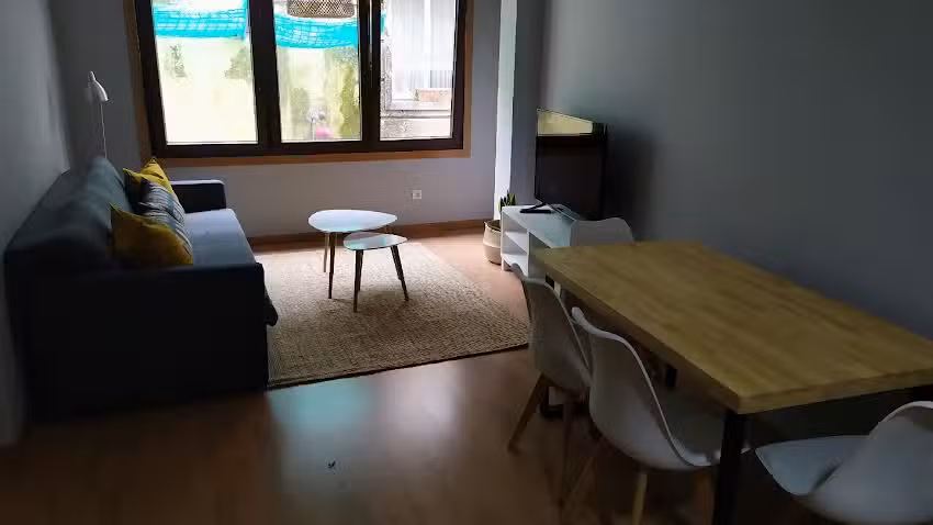 APARTAMENTOS USO TURISTICO MARIN ( PONTEVEDRA)