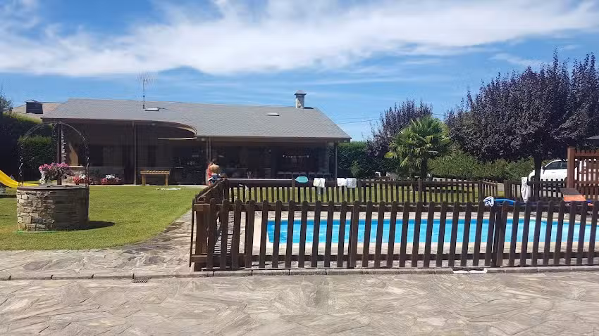 Apartamentos y Bungalows El Bierzo