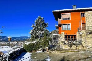 Apartaments Tur&iacute;stics La Vinya de Sant Pere