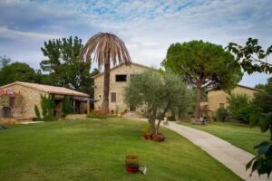 Apartaments Tur&iacute;stics Mas Ombravella, La Cabana,Turisme Natura