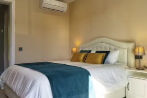 Aparthotel. Castelldelfels. Castell Petit. Gav&agrave; Mar. Отдых у моря в Барселоне