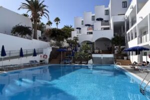 Aparthotel Esquinzo Y Monte Del Mar