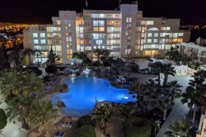 Aparthotel F&eacute;nix Beach