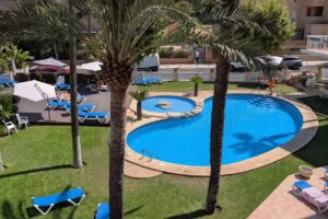 Aparthotel La Colina Beach