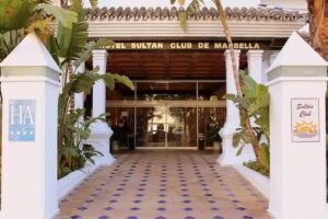 Aparthotel Monarque Sult&aacute;n