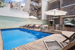 Apartment Barcelona Rentals &ndash; Gr&agrave;cia Pool Apartments