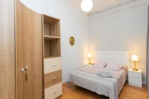 Apartment Gracia Torrijos by Interhome