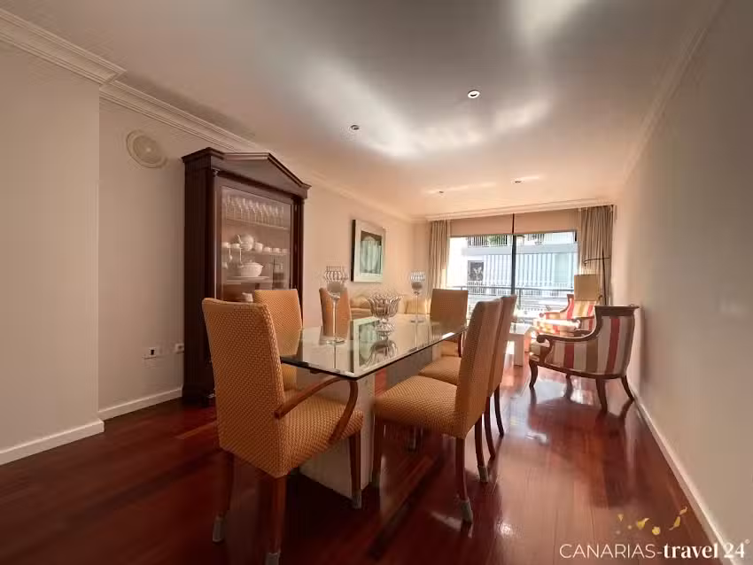 Apartment Versicolor