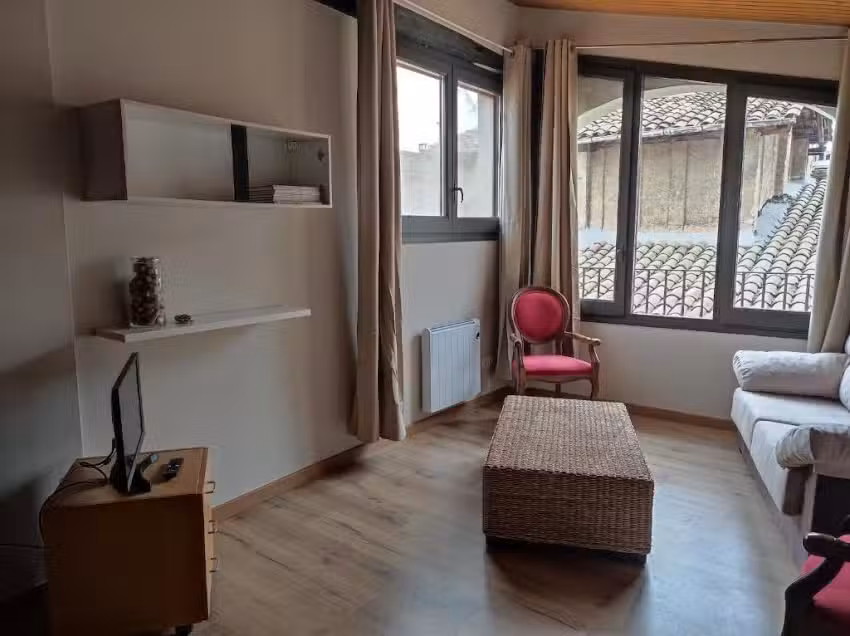 APT 3 &Agrave;tic acollidor al Centre de Vic &ndash; APTGARBI