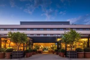 Aravaca Village Hotel & Market