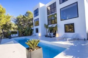 Architect modern design villa in Sitges Hills