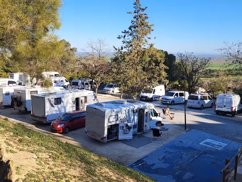 &Aacute;rea Auto-Caravanas Parque de la Muela
