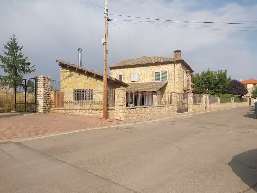 &Aacute;rea autocaravanas de Griegos