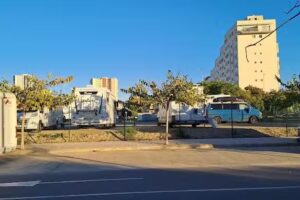 &Aacute;rea autocaravanas Farnals Playa