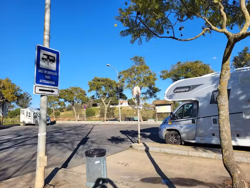 &Aacute;rea autocaravanas Valverde del Camino
