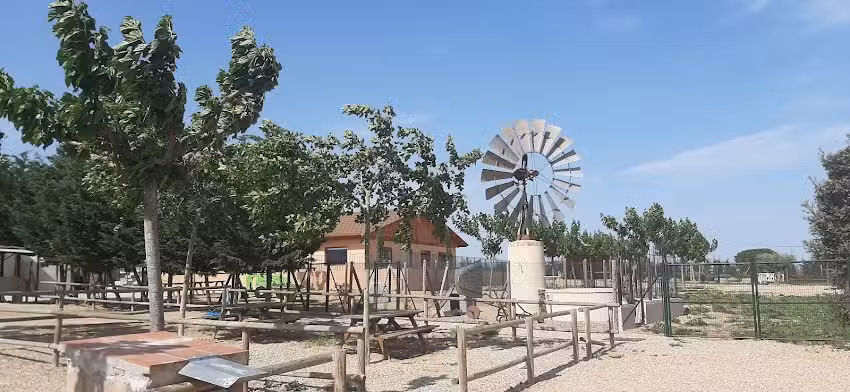 &Agrave;rea d&rsquo;Autocaravanes de l&rsquo;Agrobotiga Mas Bes