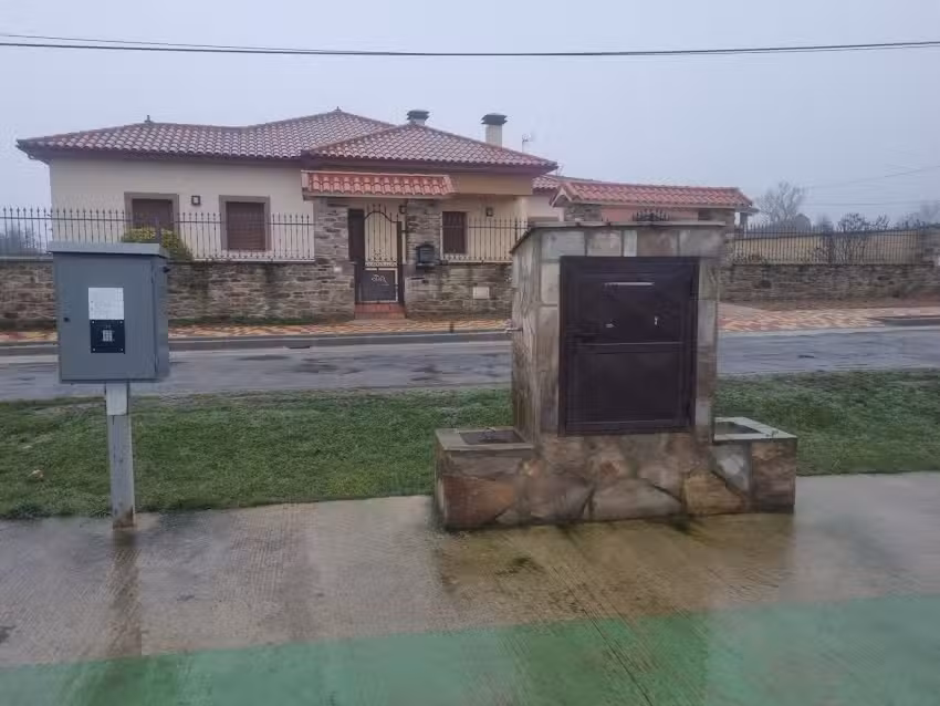 &Aacute;rea de Aparcamiento para Autocaravanas de Villardeciervos.