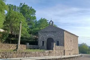 &Aacute;rea de Autocaravanas Ba&ntilde;os de Montemayor