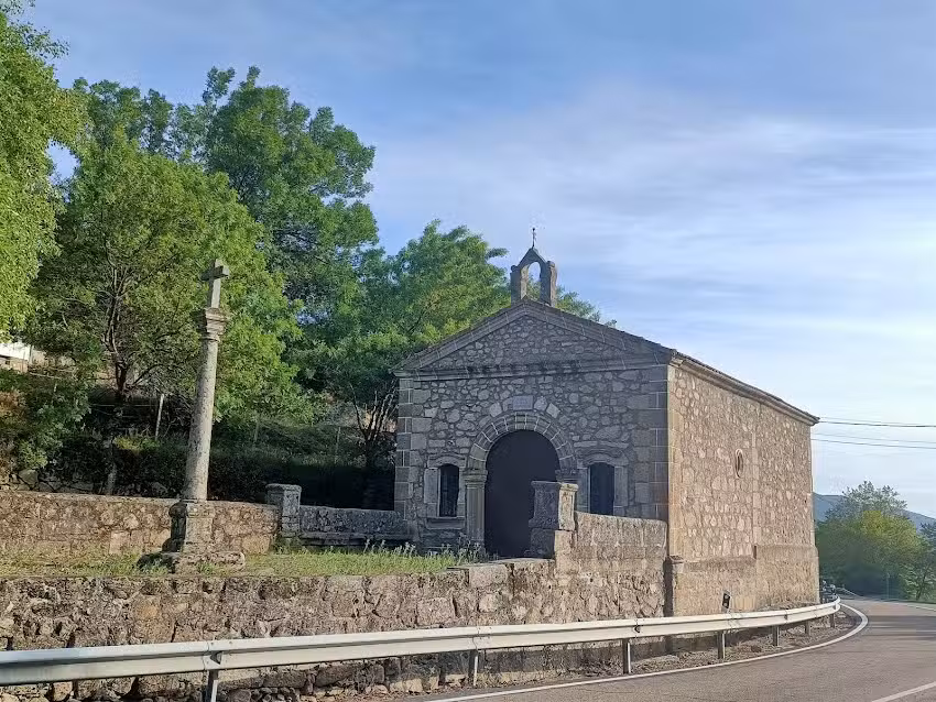 &Aacute;rea de Autocaravanas Ba&ntilde;os de Montemayor