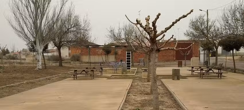 AREA DE AUTOCARAVANAS DE CASTRILLO DE LA GUARE&Ntilde;A