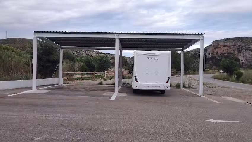 &Aacute;REA DE AUTOCARAVANAS de Cuevas de Vinrom&aacute;.