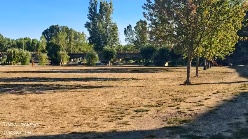 &aacute;rea de autocaravanas de Gradefes