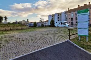 &Aacute;rea de autocaravanas de Lal&iacute;n